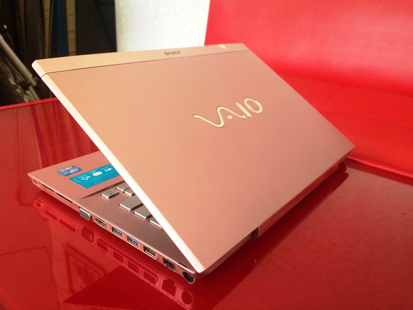 Sony S seri, sắc màu dành cho phái đẹp - 2