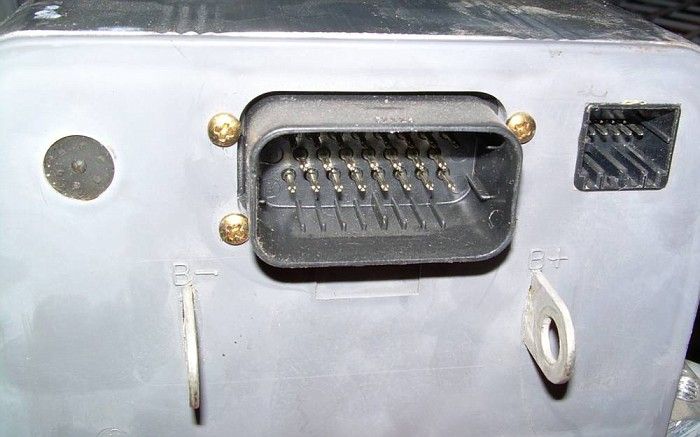 8 Pin Data Port